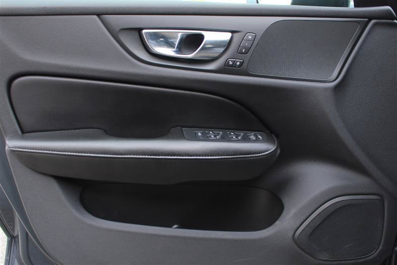 Used 2021 Volvo S60 T5 Momentum FWD image 11