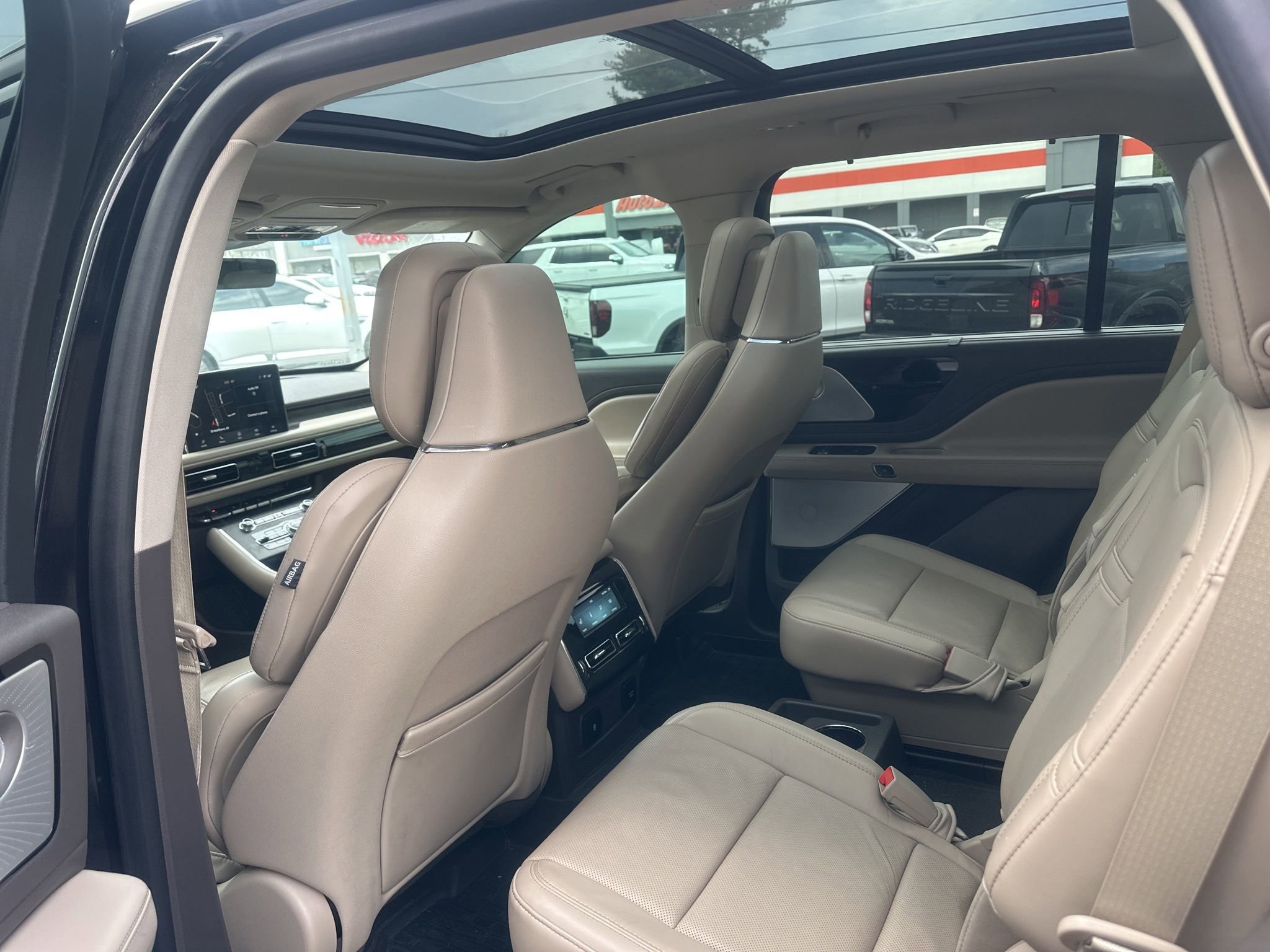 Used 2020 Lincoln Aviator Reserve w/ Equipment Group 202A image 14