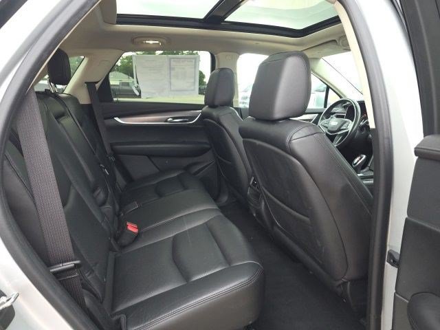 Used 2017 Cadillac XT5 Premium Luxury AWD/4WD image 12
