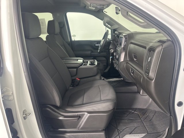 Used 2022 Chevrolet Silverado 2500 Custom w/ Custom Value Package image 8