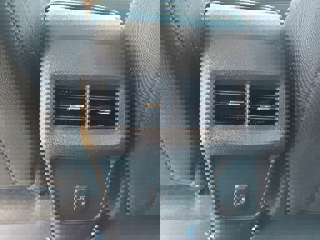 Used 2024 Chevrolet Equinox LT FWD image 13