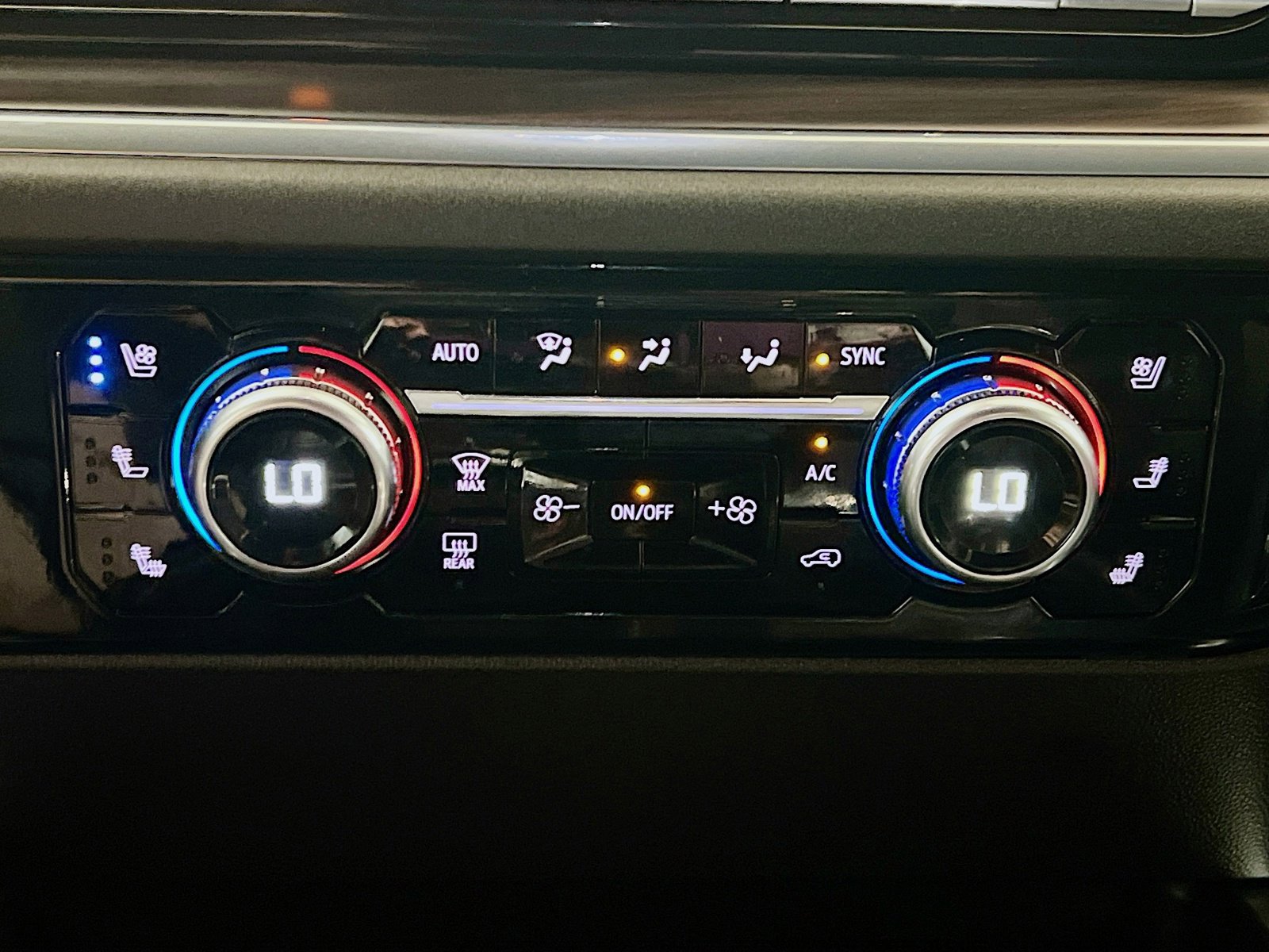 Used 2024 GMC Sierra 1500 SLT w/ SLT Premium Package image 11