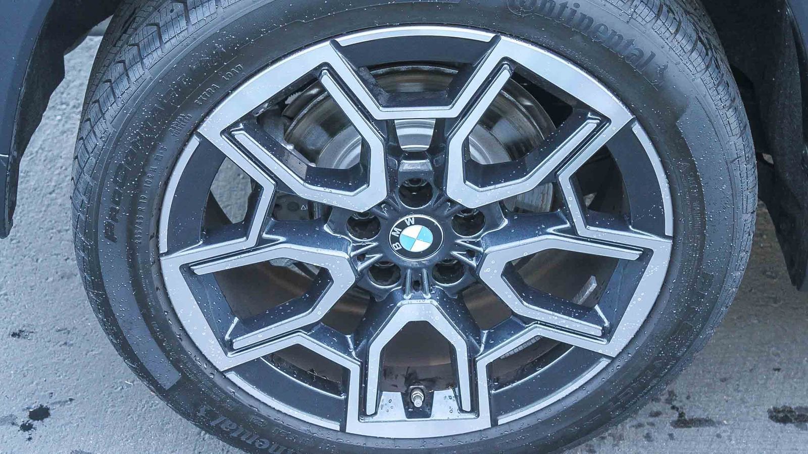 Used 2025 BMW X1 xDrive28i w/ Technology Package image 11