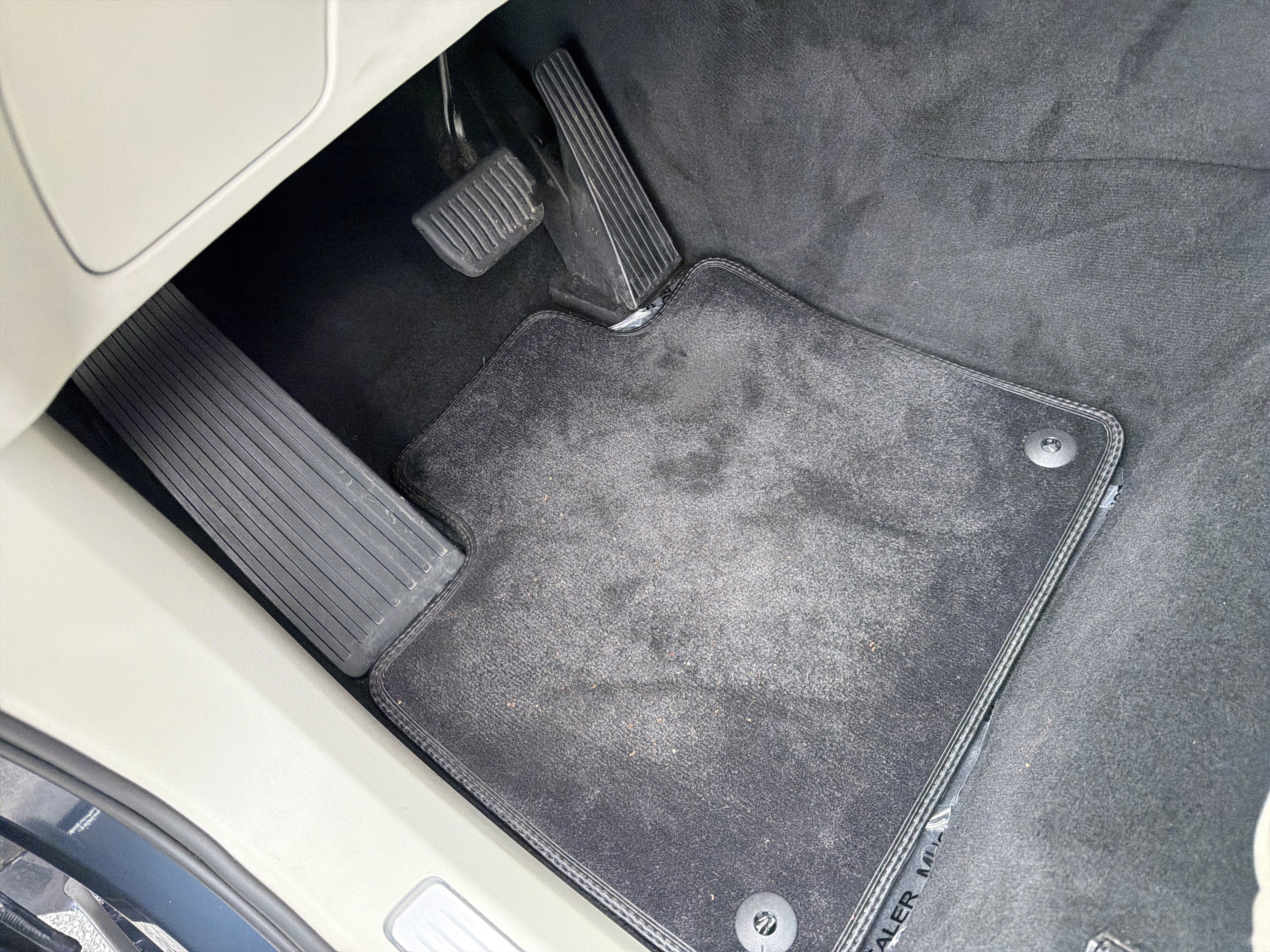 Used 2024 Volvo XC90 B6 Ultimate w/ Protection Package Premier AWD/4WD image 17