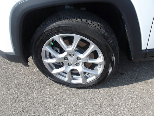 Used 2023 Jeep Compass Latitude w/ Sun and Sound Group AWD/4WD image 21
