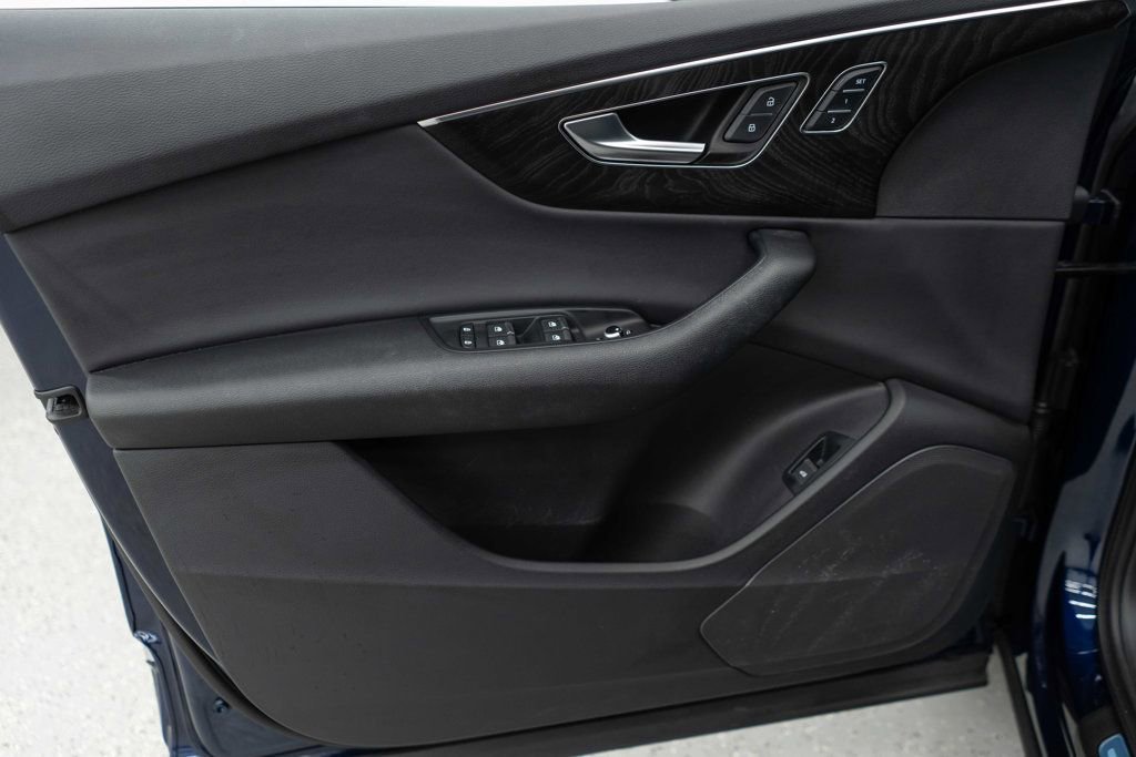 Used 2023 Audi Q7 3.0T Premium image 17