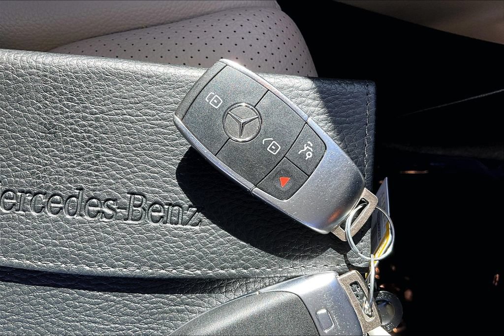 Used 2021 Mercedes-Benz GLC 300 image 35