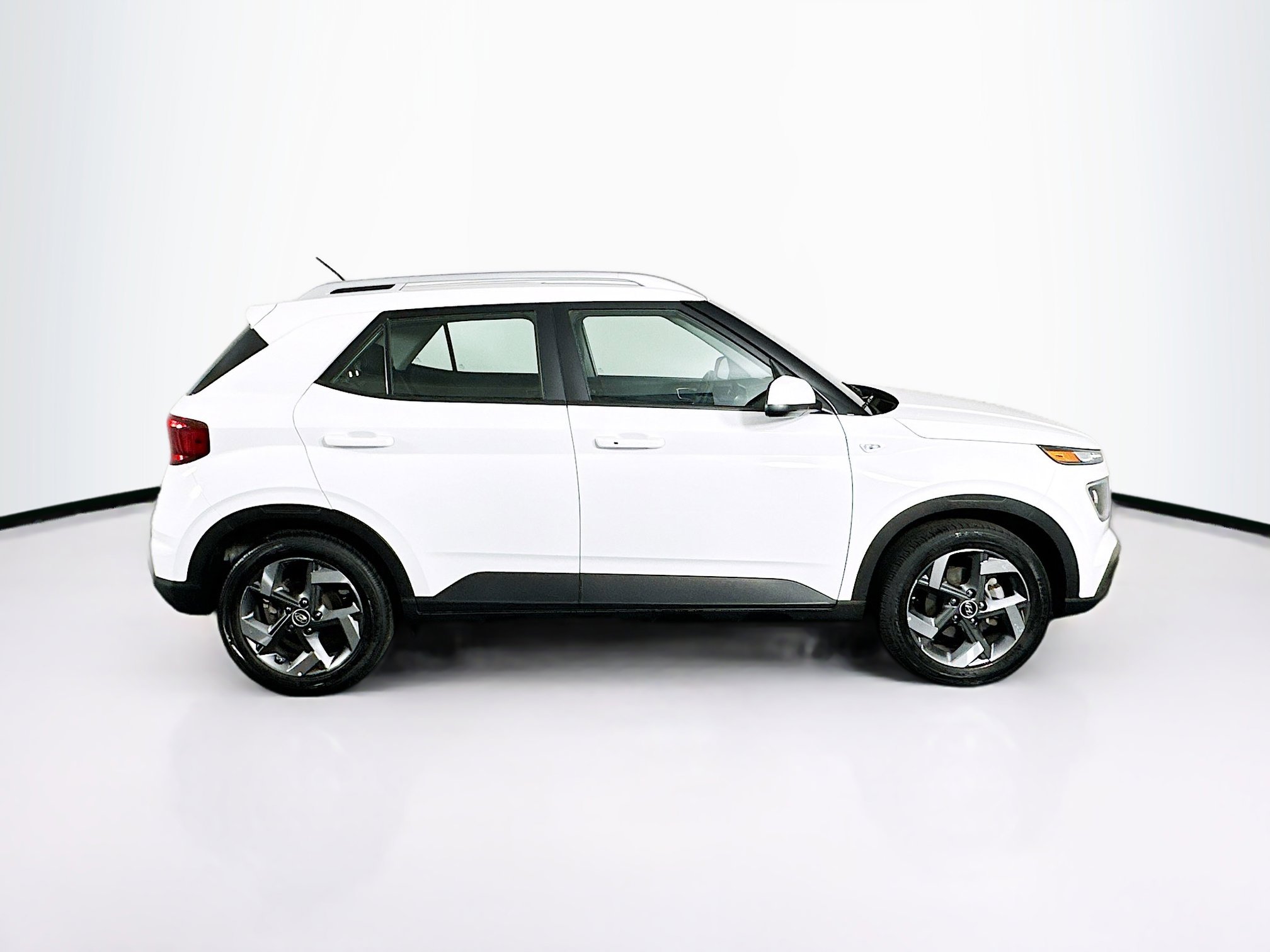 Used 2025 Hyundai Venue SEL image 10