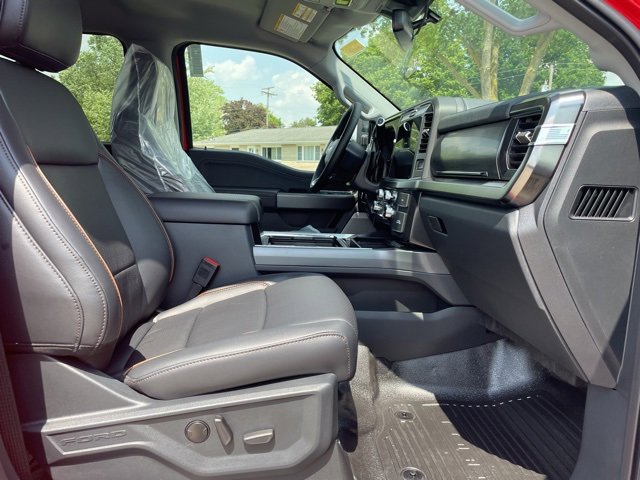 New 2025 Ford F550 4x4 Crew Cab image 18