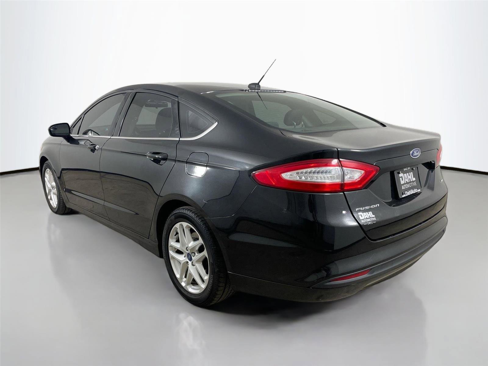 Used 2013 Ford Fusion SE FWD image 9