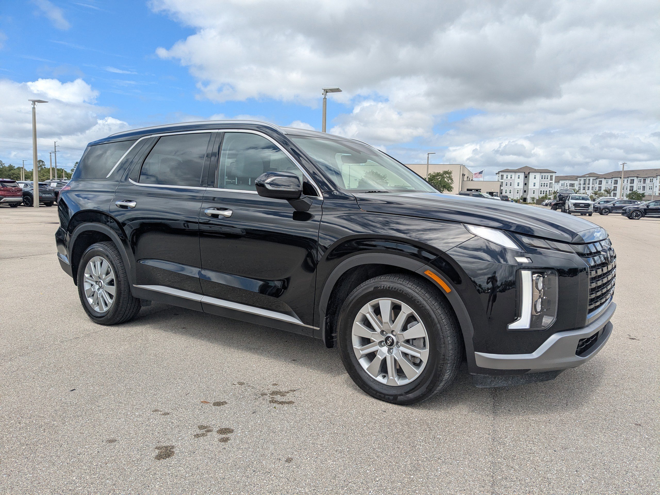 Used 2024 Hyundai Palisade SEL image 2