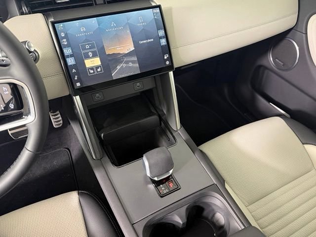 New 2026 Land Rover Discovery Sport Landmark AWD/4WD image 33