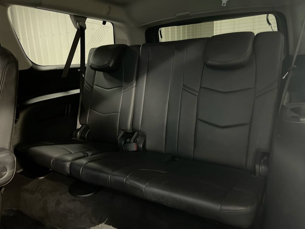 Used 2019 Cadillac Escalade ESV Luxury AWD/4WD image 25