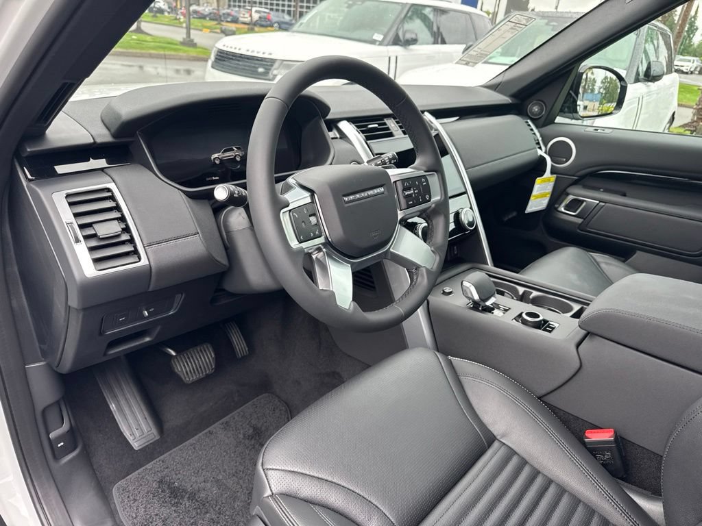 New 2026 Land Rover Discovery S AWD/4WD image 12