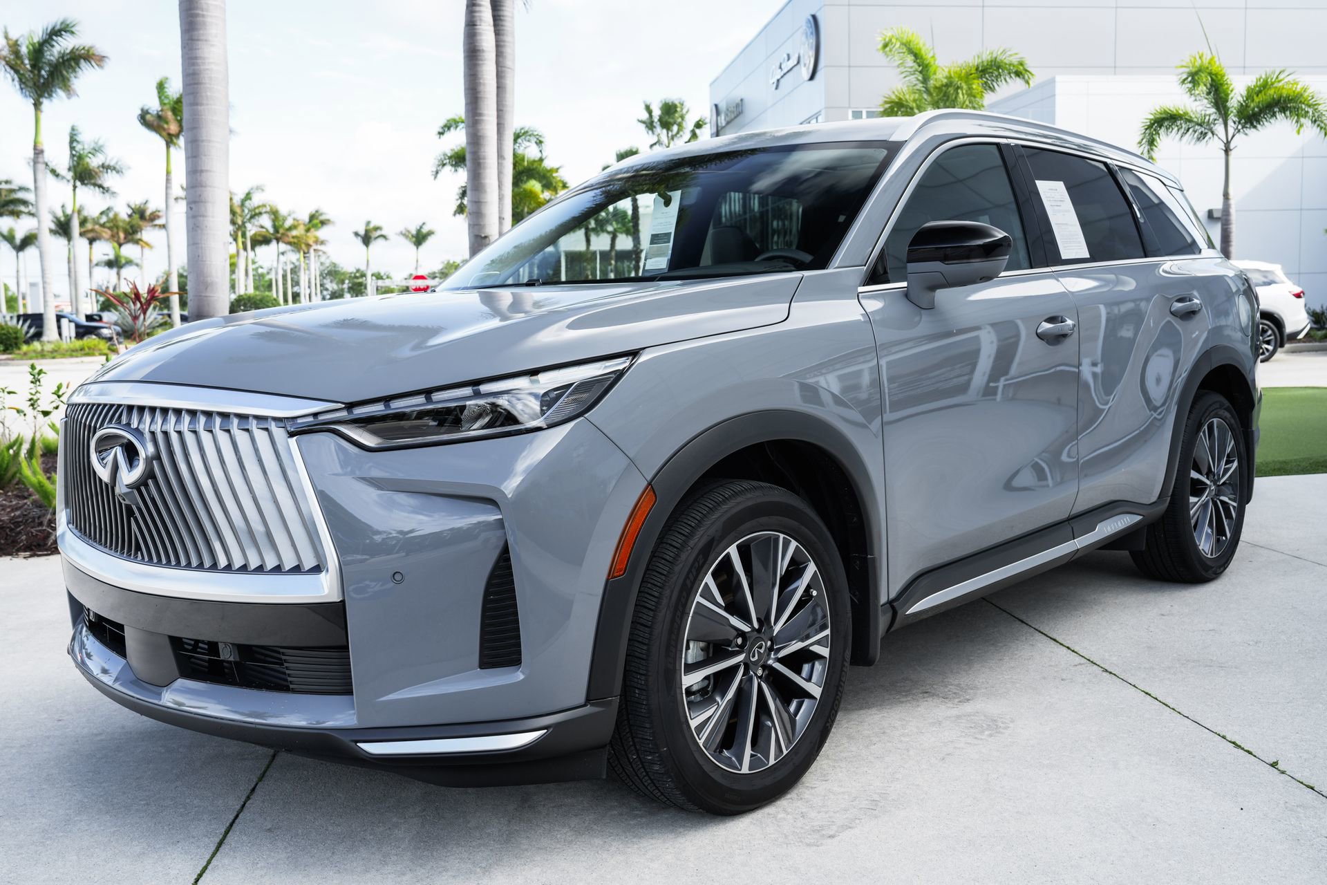 Certified 2026 INFINITI QX60 Luxe w/ Cargo Package FWD image 6