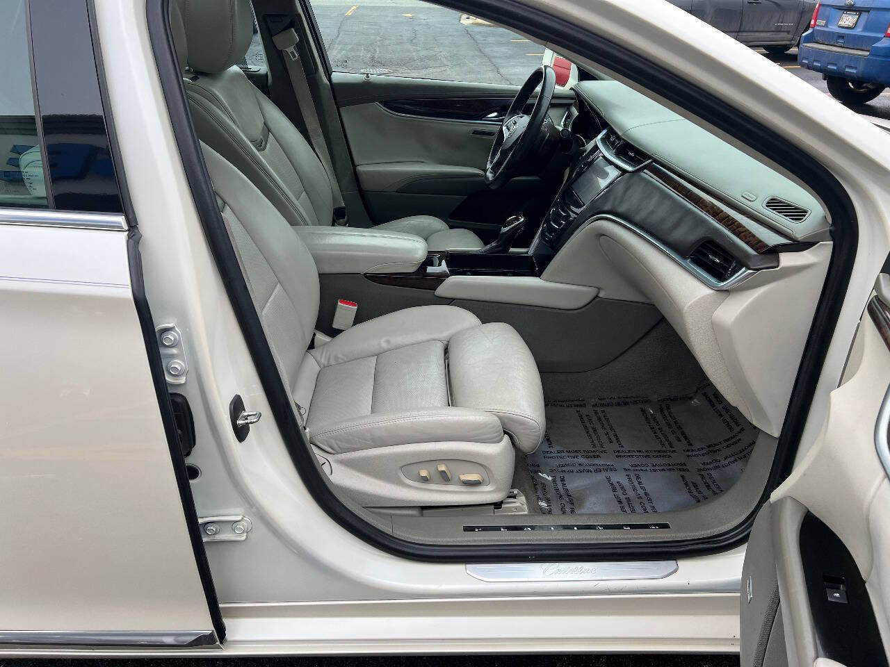 Used 2013 Cadillac XTS Platinum AWD/4WD image 26