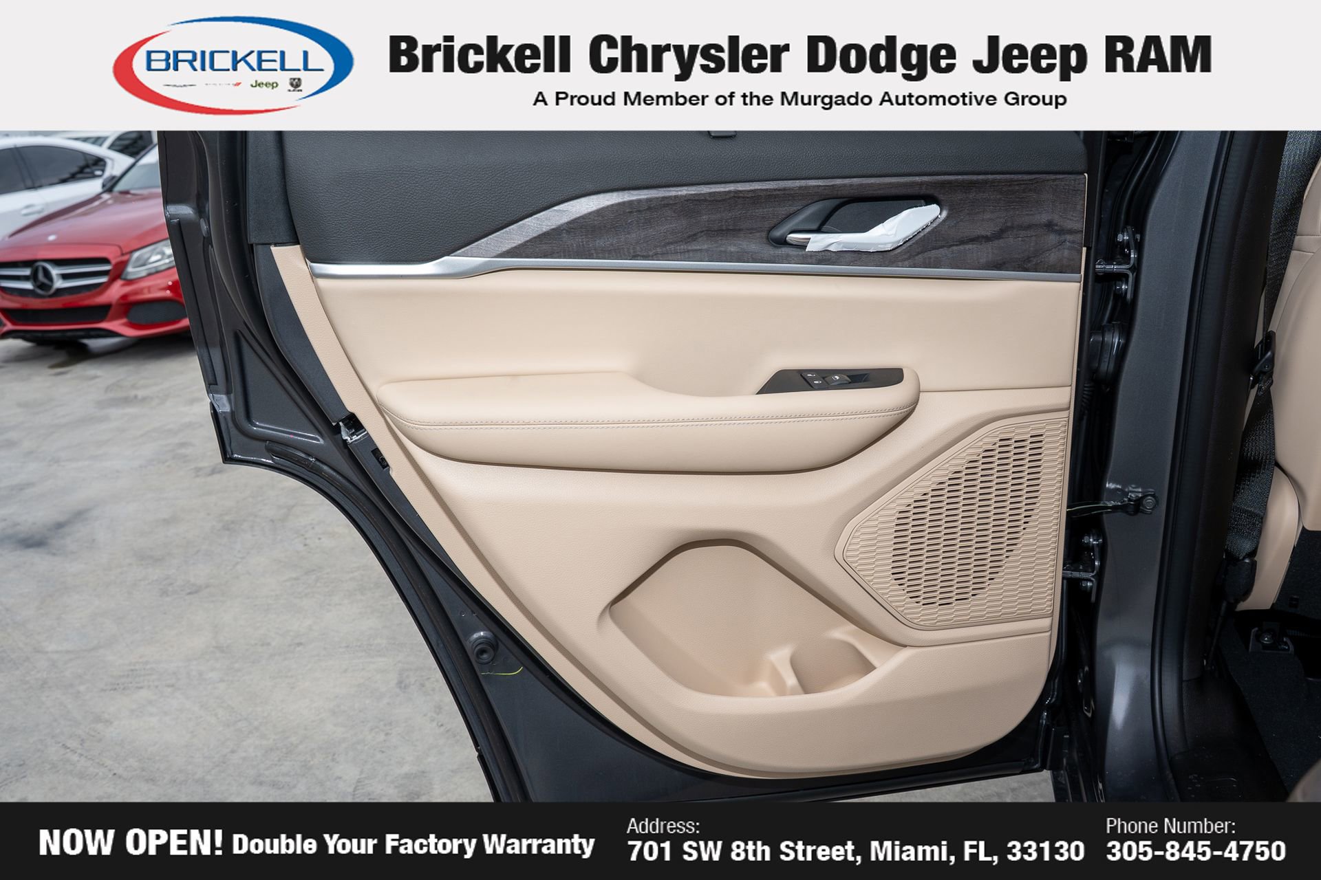 New 2025 Jeep Grand Cherokee Limited w/ Luxury Tech Group II image 12