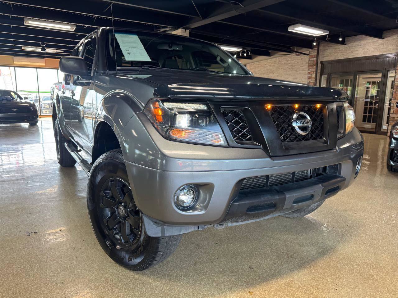 Used 2016 Nissan Frontier PRO-4X AWD/4WD image 1