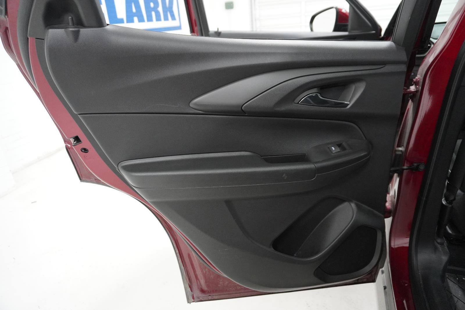 Used 2025 Chevrolet TrailBlazer LT w/ Convenience Package FWD image 31