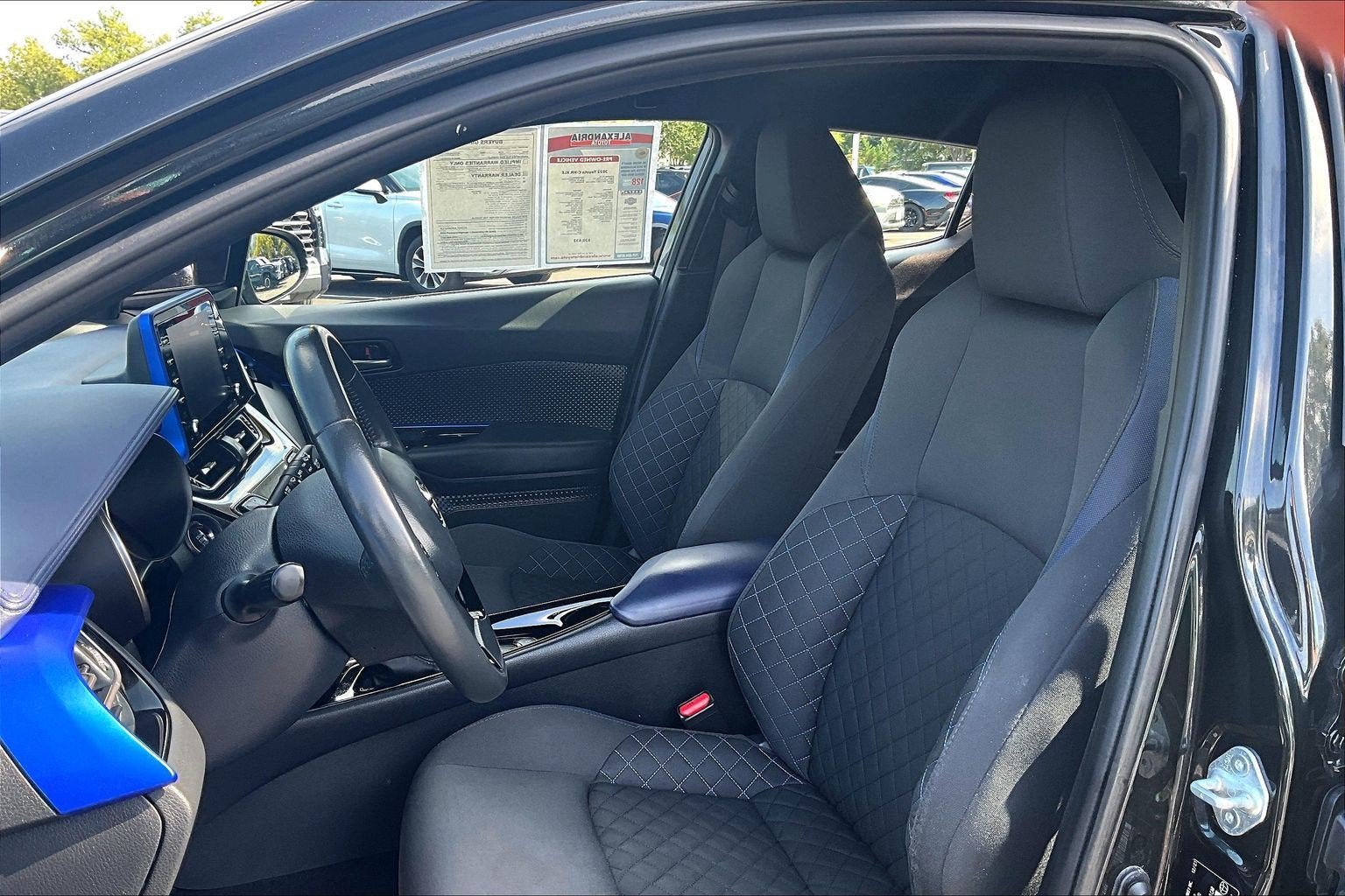 Used 2022 Toyota C-HR XLE FWD image 22