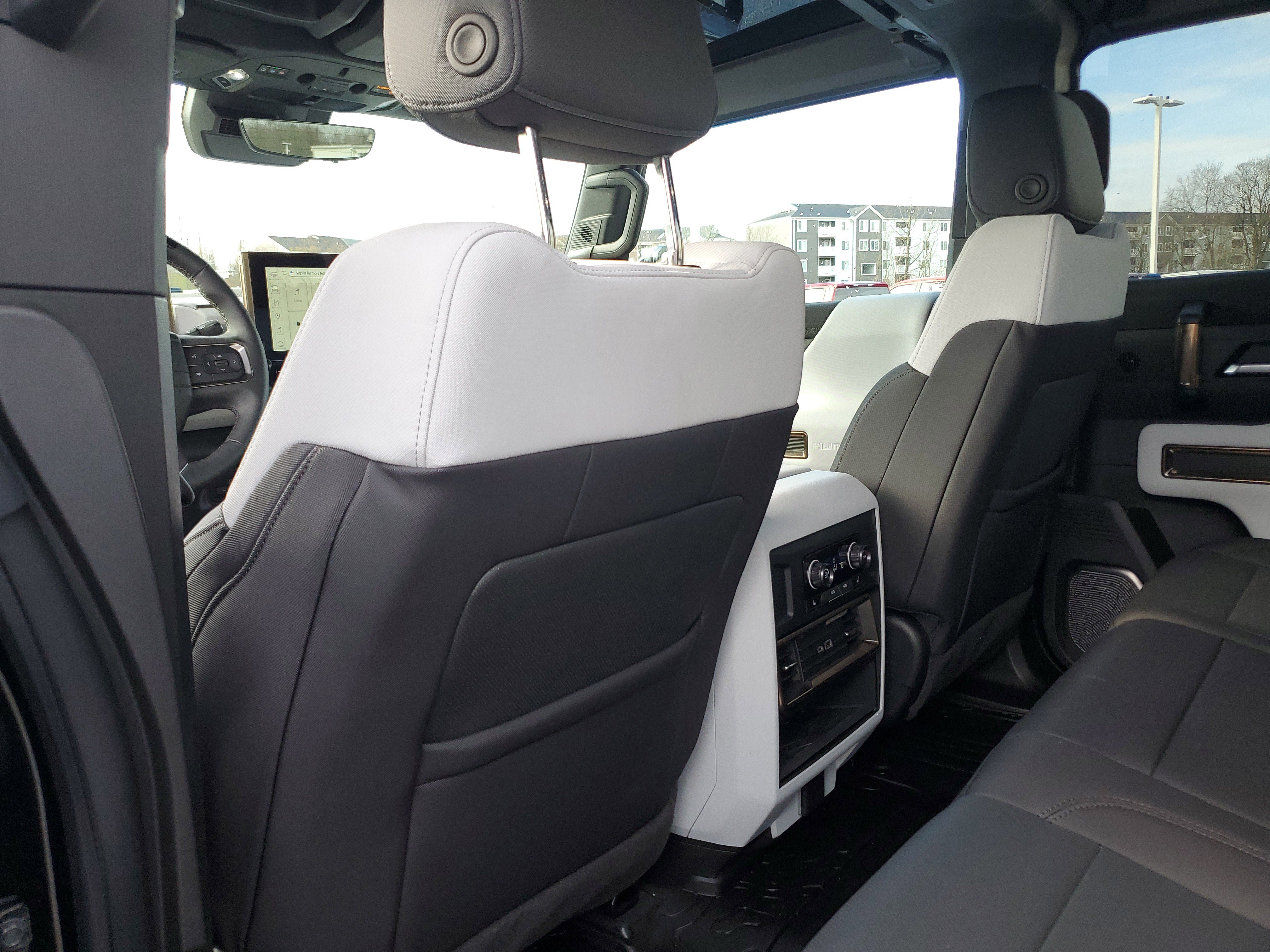 Used 2024 GMC Hummer EV 2X w/ Extreme Off-Road Package image 32