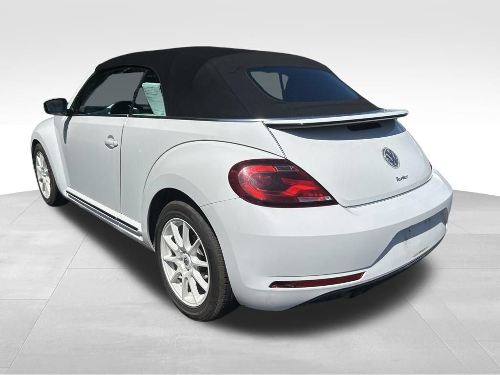 Used 2018 Volkswagen Beetle 2.0T S FWD image 3