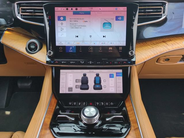 Used 2022 Jeep Grand Wagoneer Series III w/ Flexible Seating Group AWD/4WD image 19