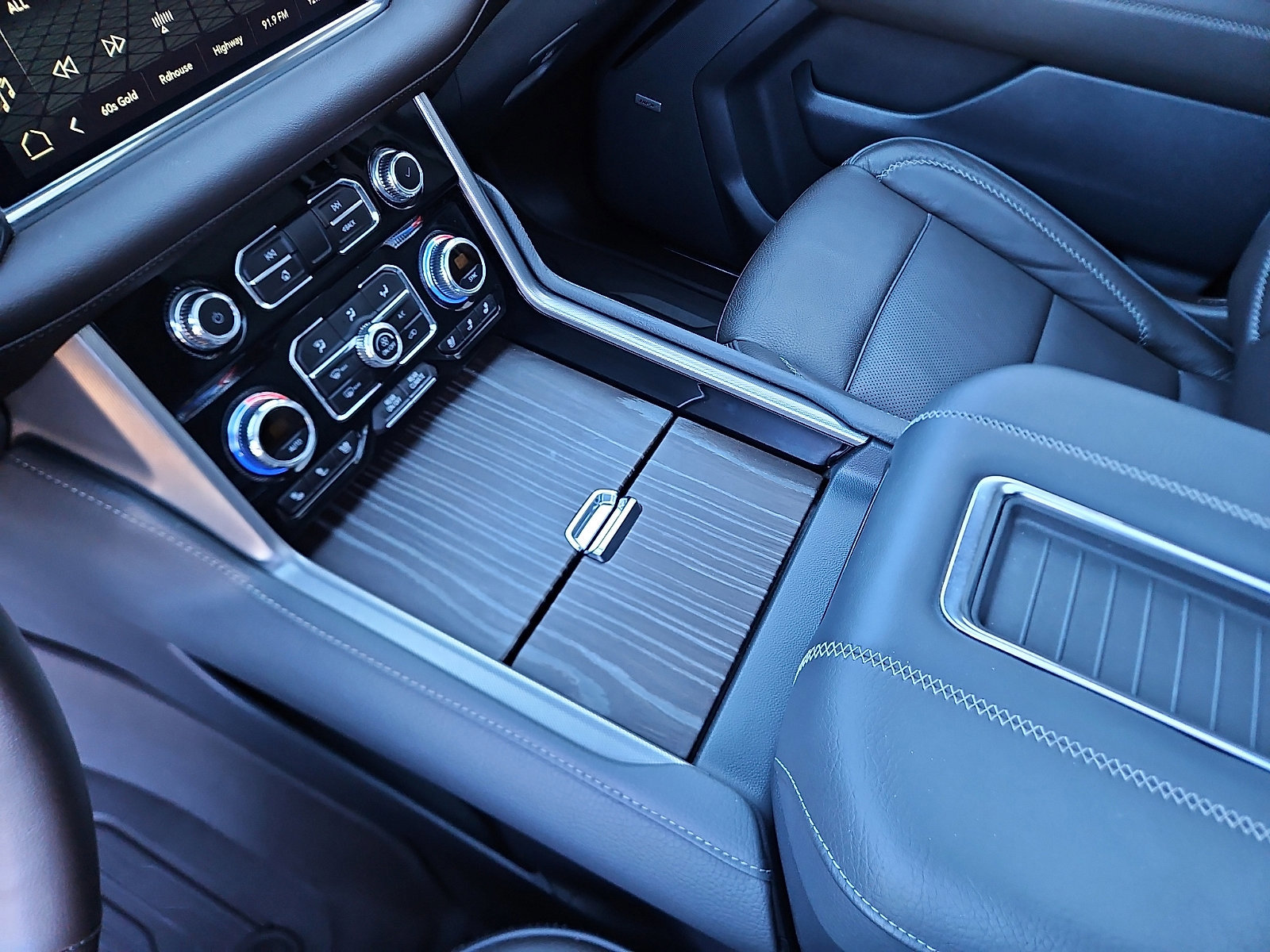 Used 2023 GMC Yukon Denali image 20