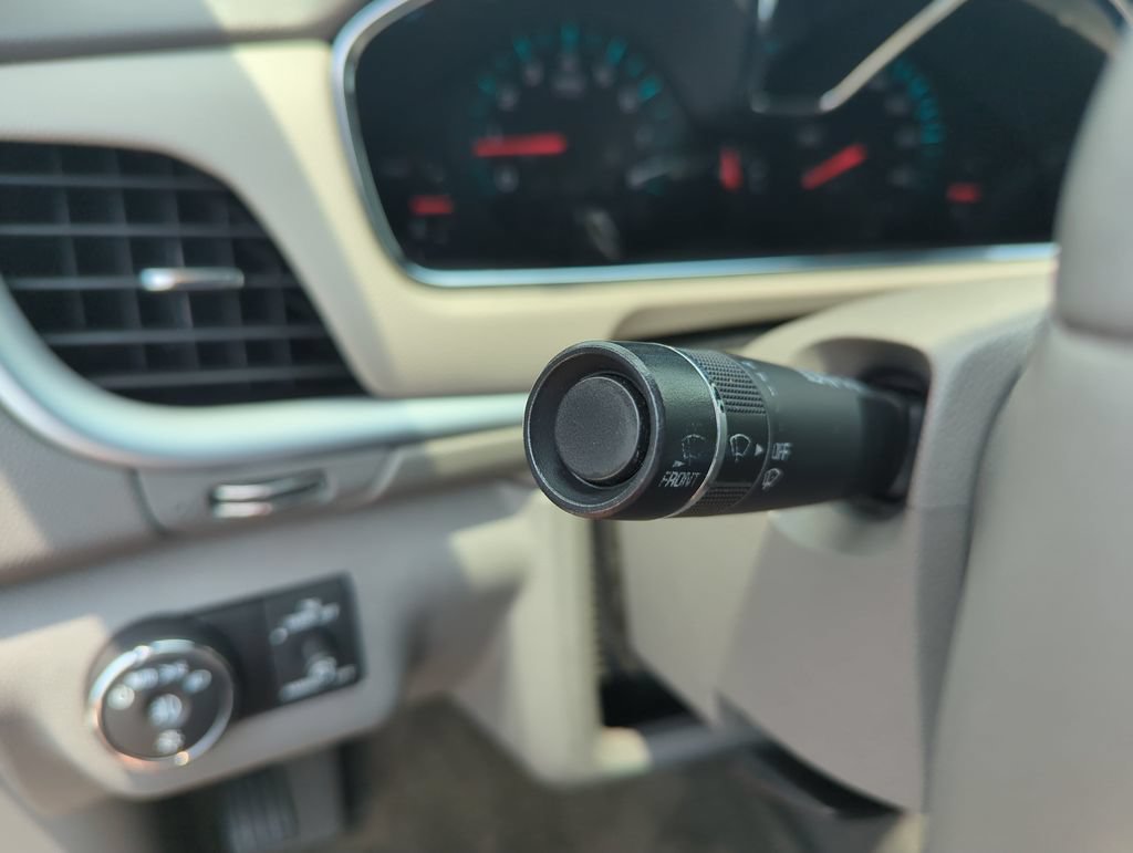 Used 2015 Chevrolet Traverse LT FWD image 21