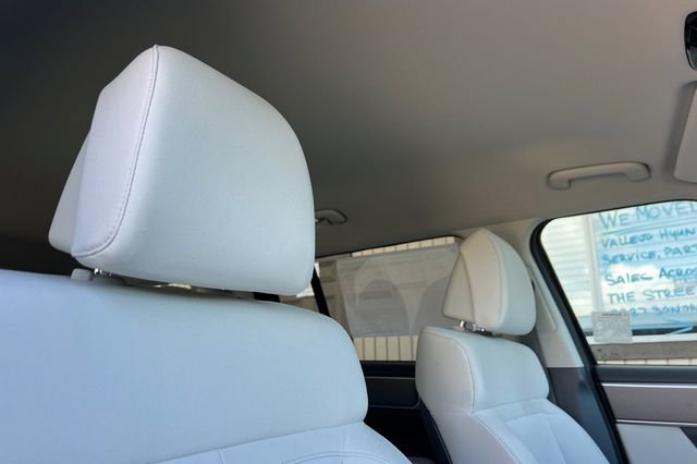 New 2026 Hyundai Santa Fe SE image 18