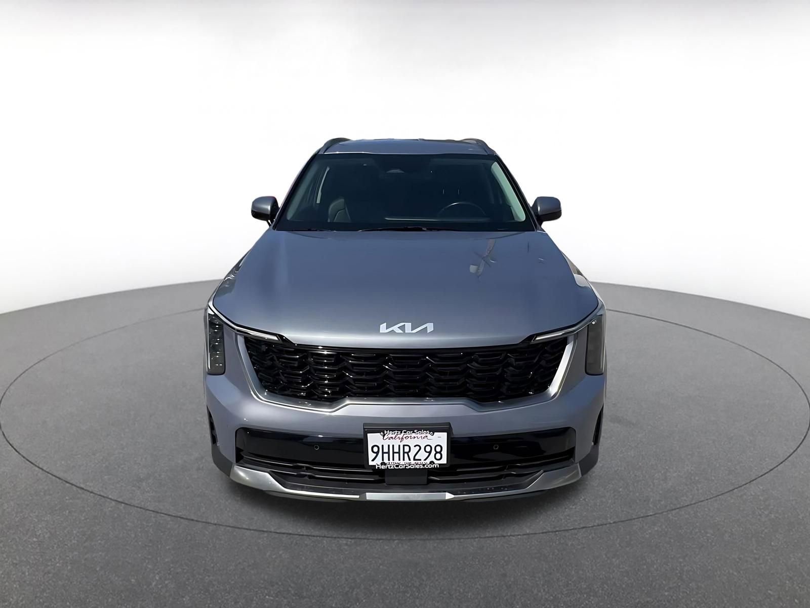 Used 2024 Kia Sorento S image 4