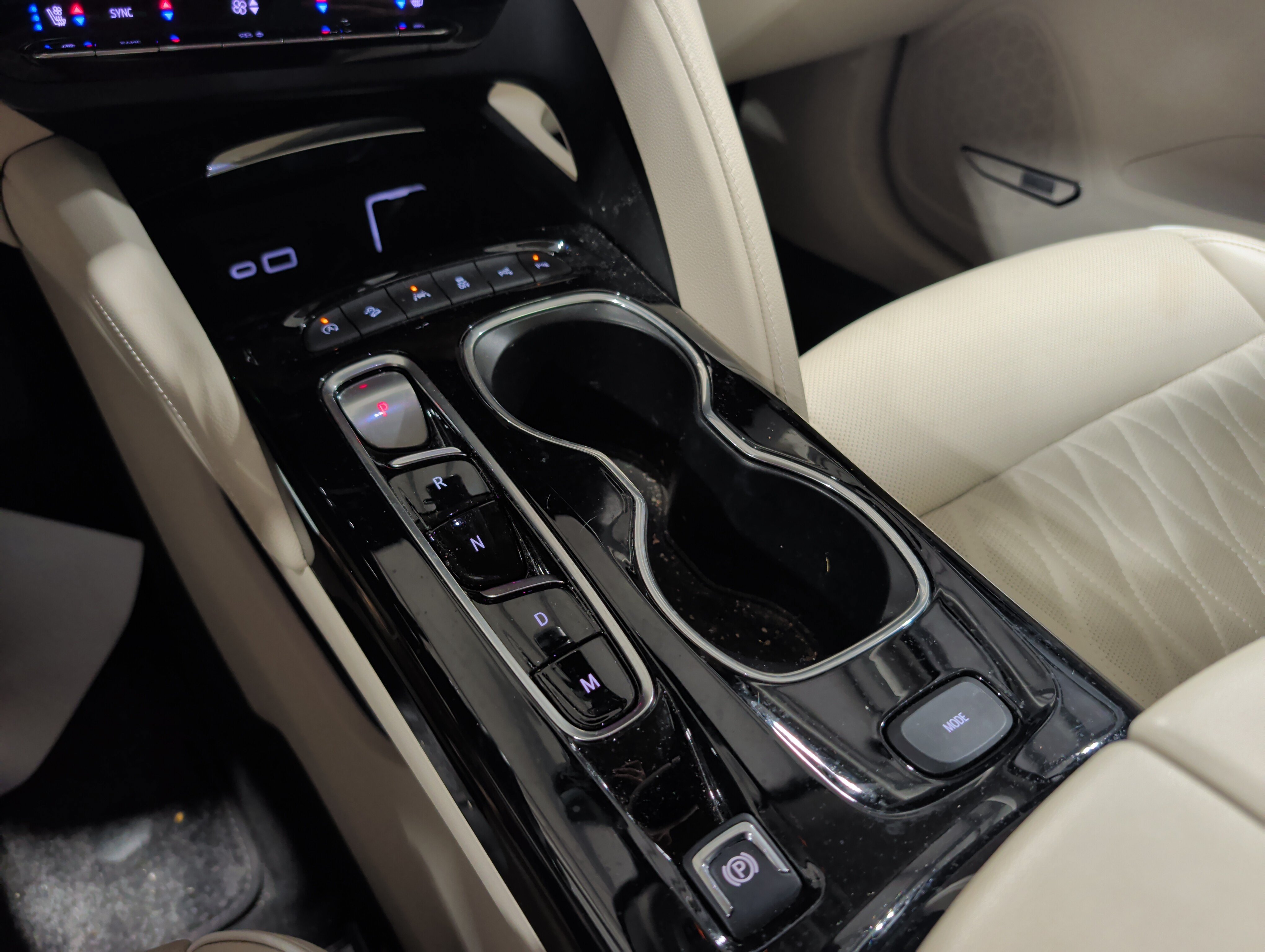 Used 2023 Buick Envision Avenir AWD/4WD image 12