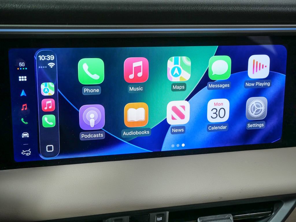 New 2026 Porsche Macan 4 Electric image 13