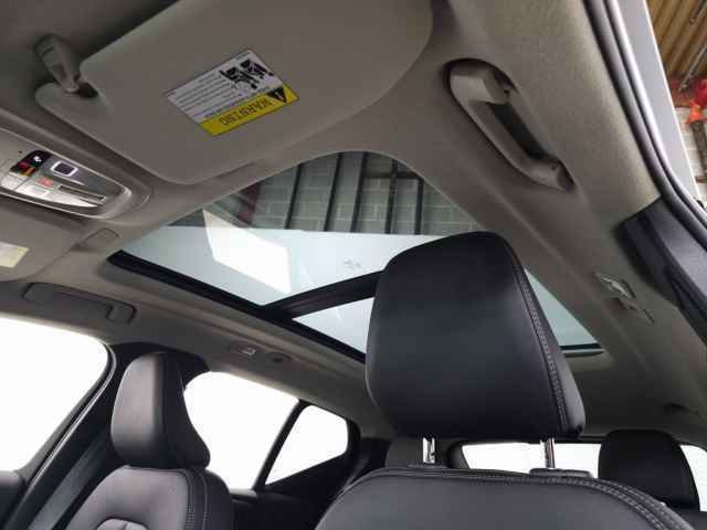 Certified 2025 Volvo XC40 B5 Core image 18