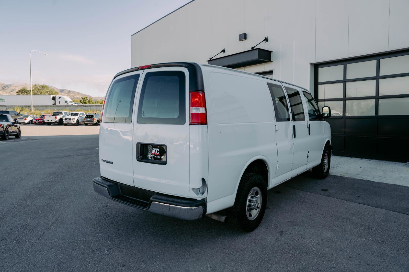 Used 2020 Chevrolet Express 2500 w/ Driver Convenience Package image 7