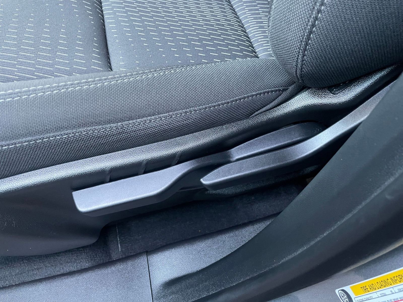 Used 2025 Chevrolet Equinox LT image 23