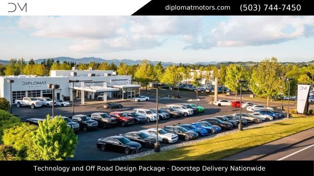 Used 2024 Porsche Taycan 4 Cross Turismo w/ Technology Package (P6F) AWD/4WD image 3