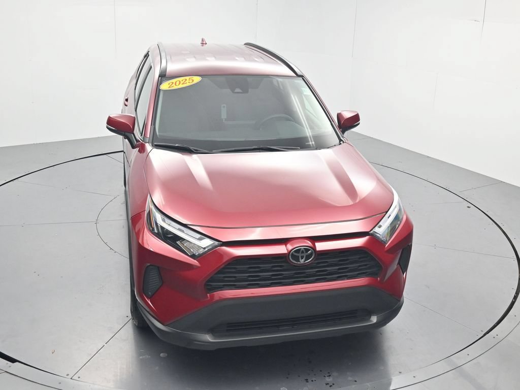 Used 2025 Toyota RAV4 XLE AWD/4WD image 53