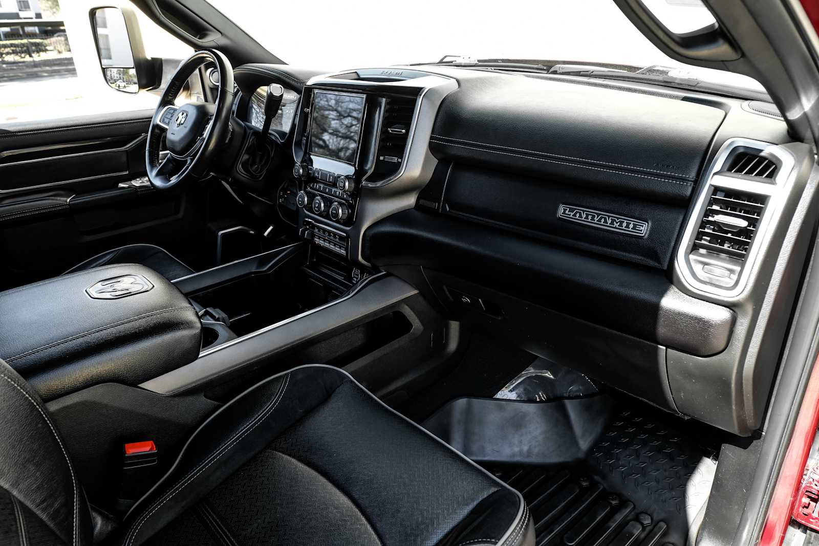 Used 2022 RAM 3500 Laramie AWD/4WD image 15
