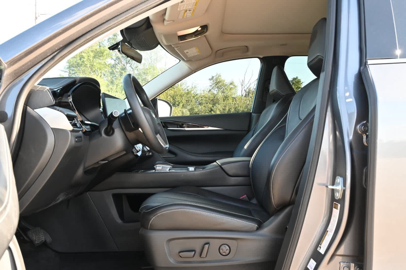 Certified 2025 INFINITI QX60 Pure FWD image 17