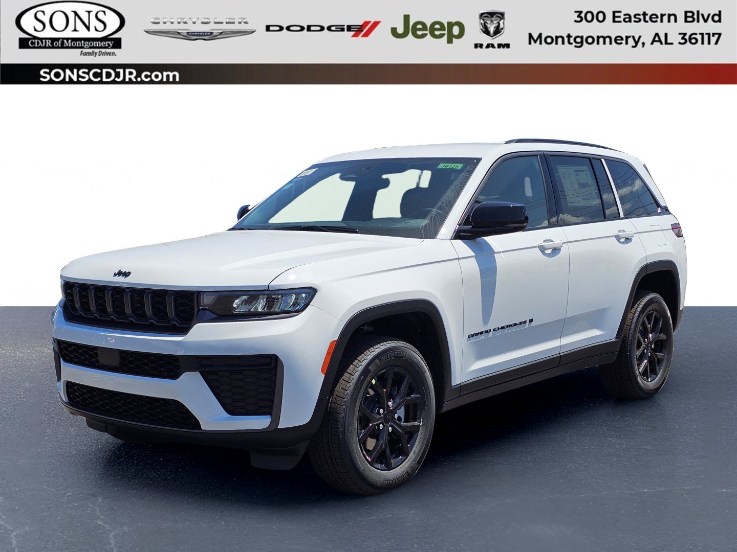 New 2026 Jeep Grand Cherokee Altitude RWD image 1