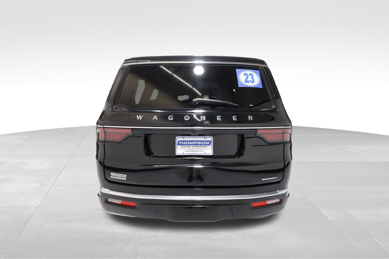 Used 2023 Jeep Wagoneer Series III w/ Premium Group I image 3
