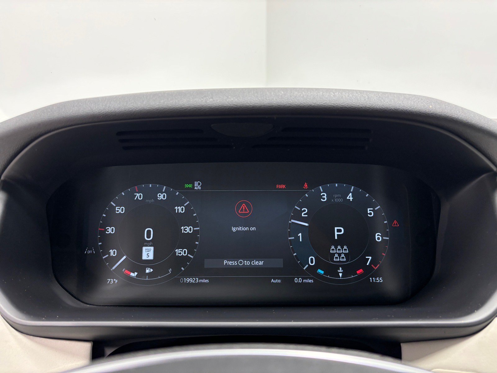 New 2025 Land Rover Discovery S AWD/4WD image 18