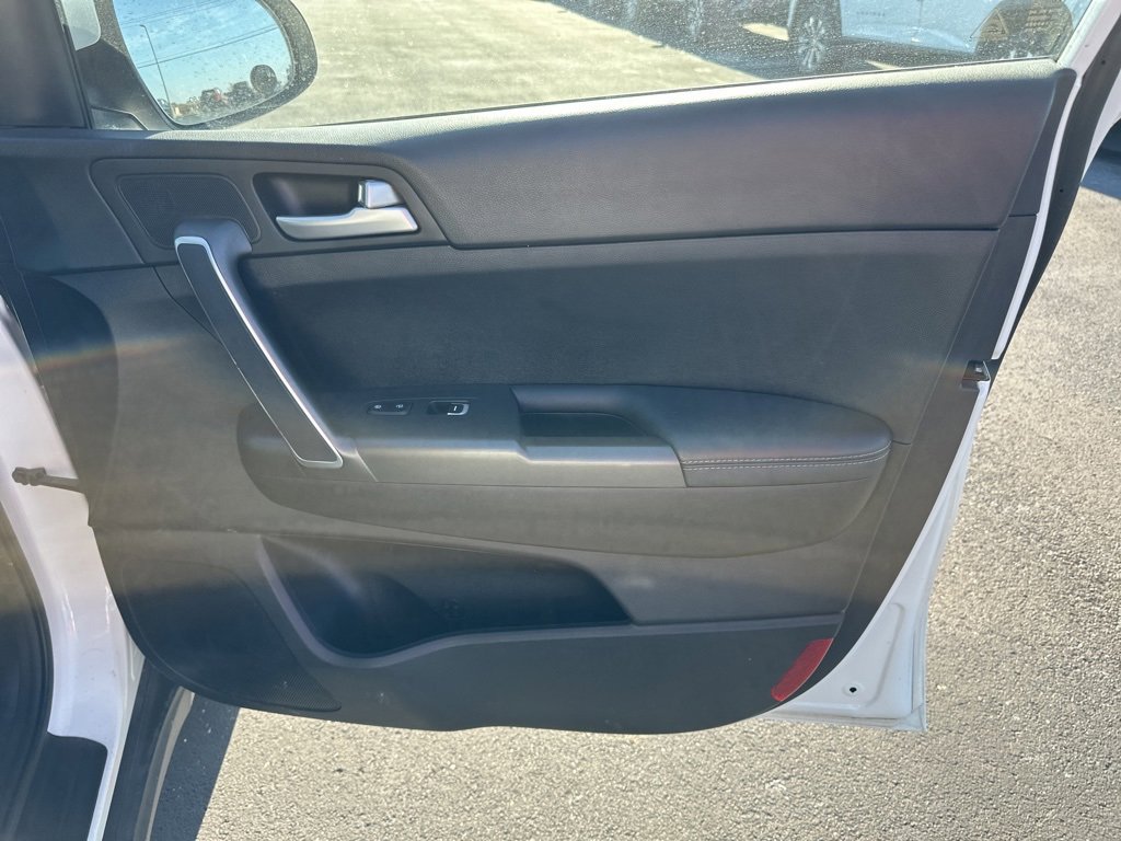Used 2022 Kia Sportage LX image 20