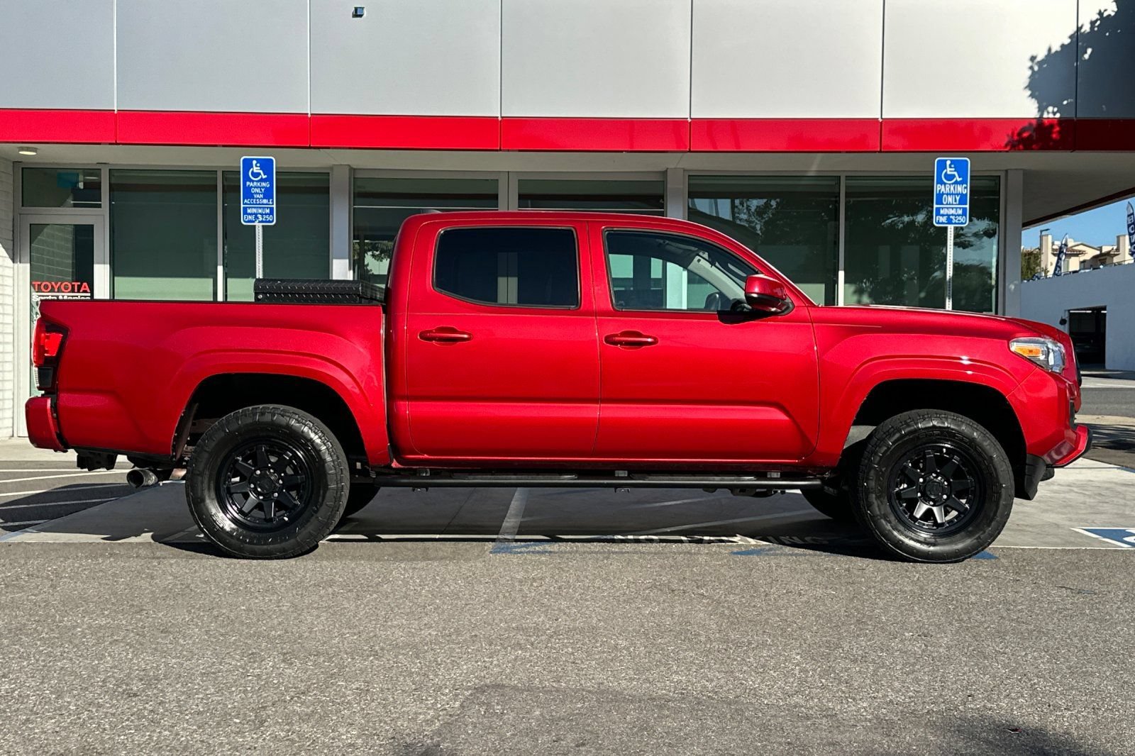 Used 2023 Toyota Tacoma SR AWD/4WD image 3