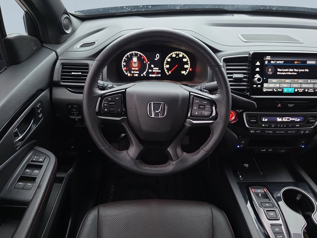 Used 2024 Honda Ridgeline Black Edition image 13