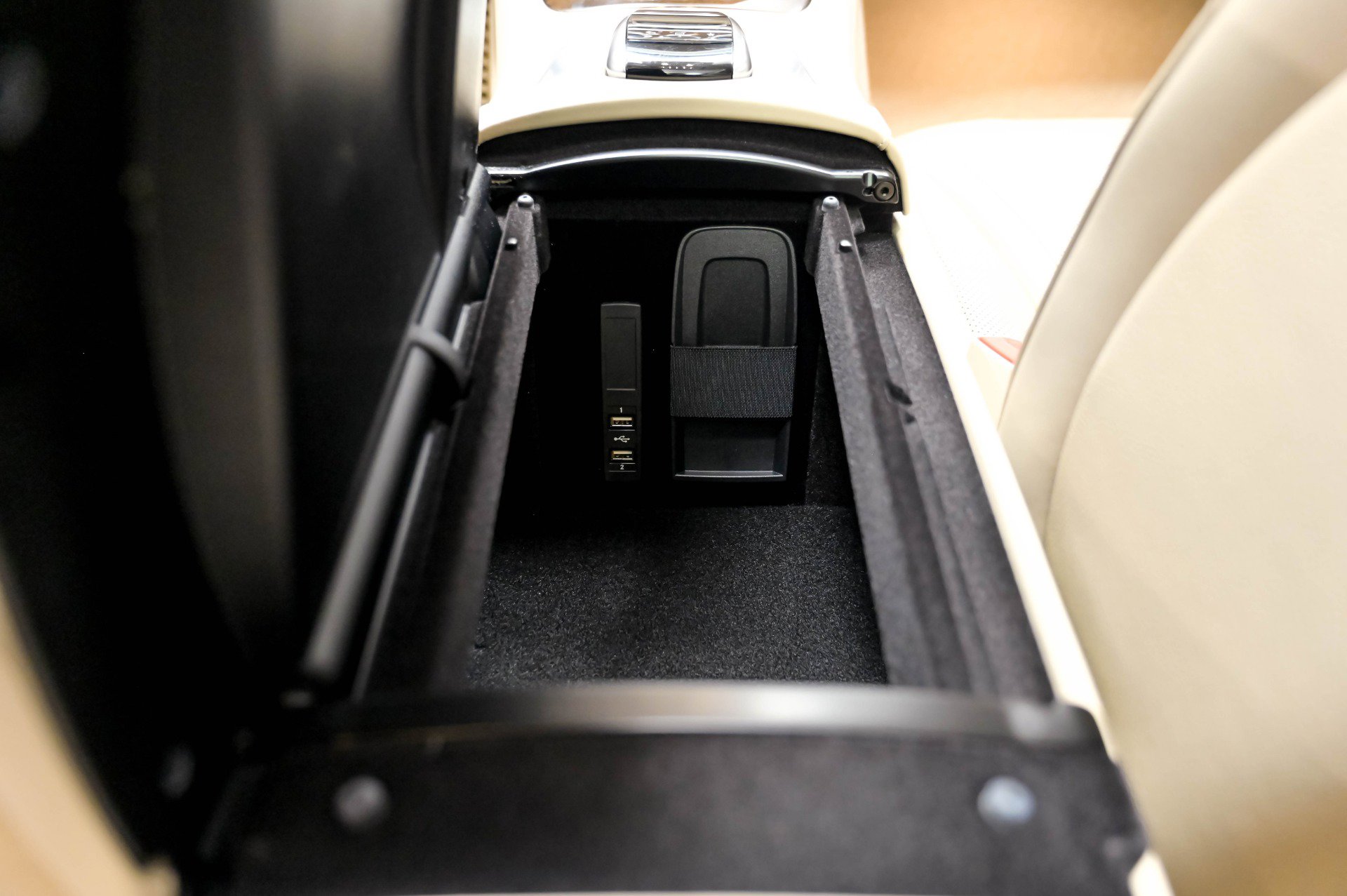 Used 2016 Mercedes-Benz S 550 4MATIC Sedan image 36