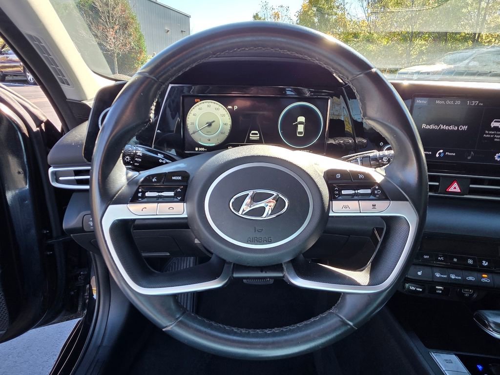 Used 2022 Hyundai Elantra SEL w/ Convenience Package image 16