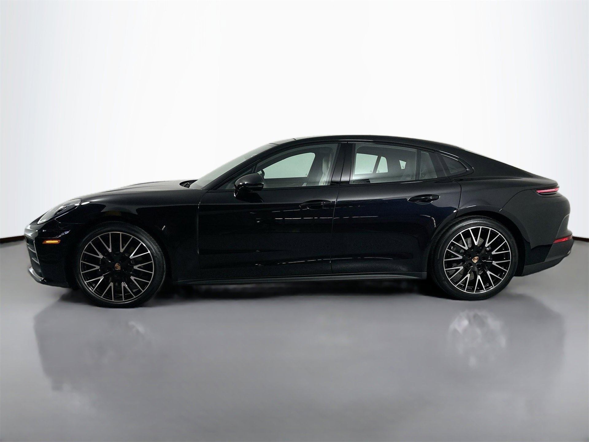New 2026 Porsche Panamera 4 image 2