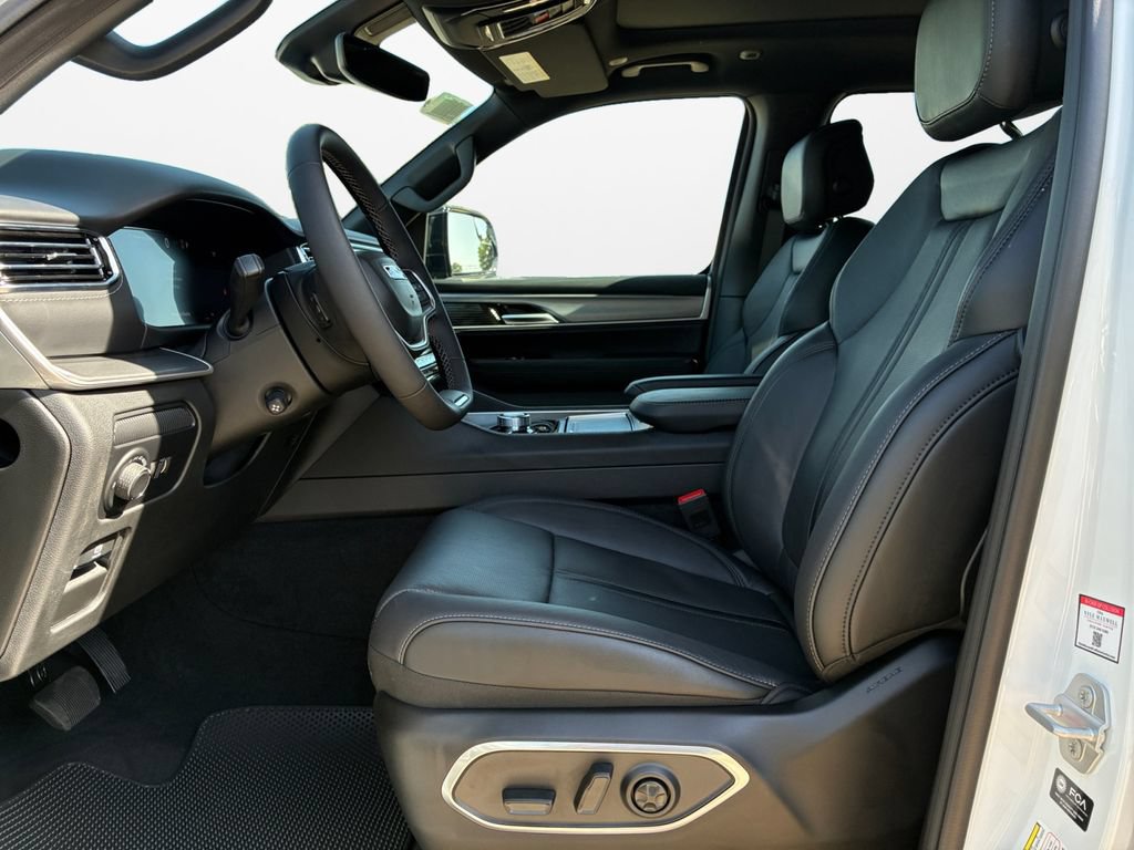 New 2026 Jeep Grand Wagoneer Limited AWD/4WD image 19